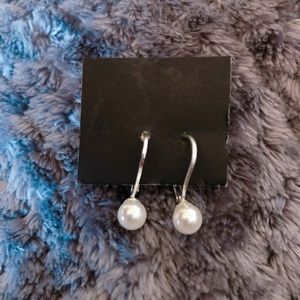 NEW Silver Pearl Earrings